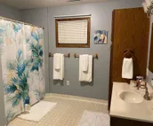 Retreat near the Lake and State Parks of Yankton
