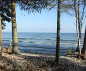 Beautiful Log Home on 5 quiet acres with private beach-steps down the road!