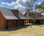 Charming EdgeWater Escape, private pool near Arbuckle Lake
