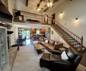 Charming EdgeWater Escape, private pool near Arbuckle Lake