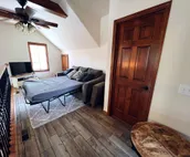 Charming EdgeWater Escape, private pool near Arbuckle Lake