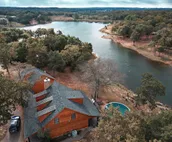 Charming EdgeWater Escape, private pool near Arbuckle Lake