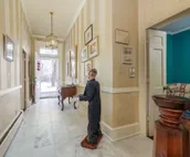 Cheerful Historical Mansion 8-bedrooms and 6 baths Vacation Home  in Derby City