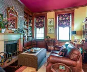 Cheerful Historical Mansion 8-bedrooms and 6 baths Vacation Home  in Derby City