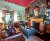 Cheerful Historical Mansion 8-bedrooms and 6 baths Vacation Home  in Derby City