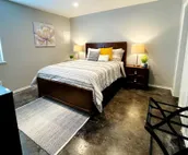 [SU 922-1] Evie's Campus-close 2 bedroom luxury