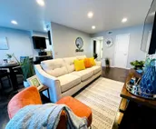 [SU 922-1] Evie's Campus-close 2 bedroom luxury