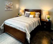 [SU 922-1] Evie's Campus-close 2 bedroom luxury