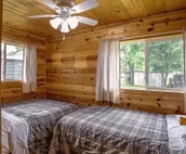 Great River Road Cabin on the Mississippi Backwaters Crane Cabin