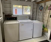 Bungalow & Bunk House, Sleeps 10, Close to Lake