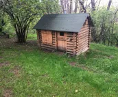 *Entire home with private backyard & art studio*