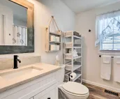 Warm + Cozy Buckeye Lake Home: Yard + Patios!