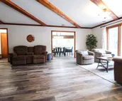 An Updated, Secluded family friendly home with Fast Wifi