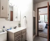 An Updated, Secluded family friendly home with Fast Wifi