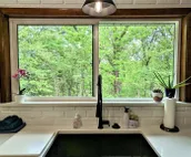 An Updated, Secluded family friendly home with Fast Wifi