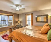 Lakeside Sarona Home: Private Dock & Fire Pit!