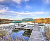 Lakeside Sarona Home: Private Dock & Fire Pit!