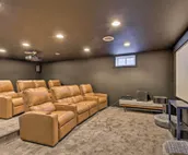 Lakeside Sarona Home: Private Dock & Fire Pit!
