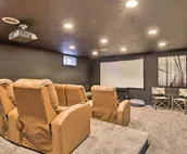 Lakeside Sarona Home: Private Dock & Fire Pit!