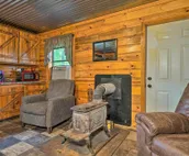 Secluded Wright City Cabin w/ Scenic Forest Views!
