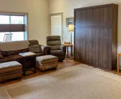 Ideally Located Alaskan Getaway w/ Patio & Hot Tub