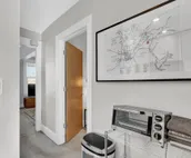 Cozy Cottage in the Heart of Hyde Park by RedAwning