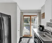 Cozy Cottage in the Heart of Hyde Park by RedAwning