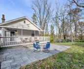 Cozy Cottage in the Heart of Hyde Park by RedAwning