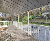 Cozy Cottage in the Heart of Hyde Park by RedAwning