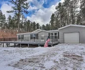 ‘14A Getaway’ Family House with Large Deck!