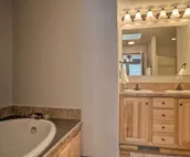 ‘14A Getaway’ Family House with Large Deck!