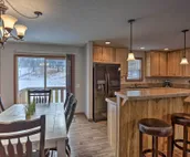 ‘14A Getaway’ Family House with Large Deck!