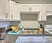 Pet-Friendly Apt Near Historic Downtown Enid