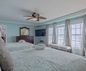 FantaSea House, Beachfront 6 Bedroom Beauty Sleeps 20