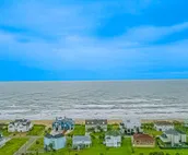 FantaSea House, Beachfront 6 Bedroom Beauty Sleeps 20