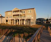 FantaSea House, Beachfront 6 Bedroom Beauty Sleeps 20