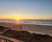 FantaSea House, Beachfront 6 Bedroom Beauty Sleeps 20