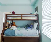 FantaSea House, Beachfront 6 Bedroom Beauty Sleeps 20