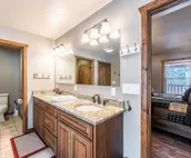 The Great Escape | Gas Grill, Hot Tub, Fireplace!