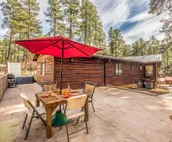 The Great Escape | Gas Grill, Hot Tub, Fireplace!