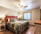 The Great Escape | Gas Grill, Hot Tub, Fireplace!