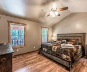 The Great Escape | Gas Grill, Hot Tub, Fireplace!