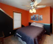 Spacious 6 bedroom house with a hot tub!!!