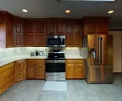 Spacious 6 bedroom house with a hot tub!!!