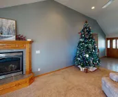 Spacious 6 bedroom house with a hot tub!!!