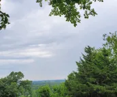 Peaceful retreat, just 10 minutes outside of town