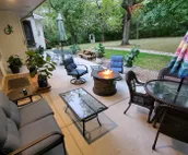 Peaceful retreat, just 10 minutes outside of town