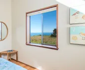 Luxe Designer Oceanfront, Courtyard, Dog-Friendly