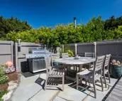 Luxe Designer Oceanfront, Courtyard, Dog-Friendly