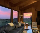 Luxe Designer Oceanfront, Courtyard, Dog-Friendly